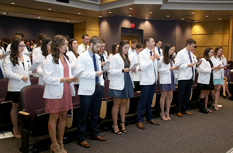 DPT Class of 2021 Reciting Oath at White Coat Ceremony